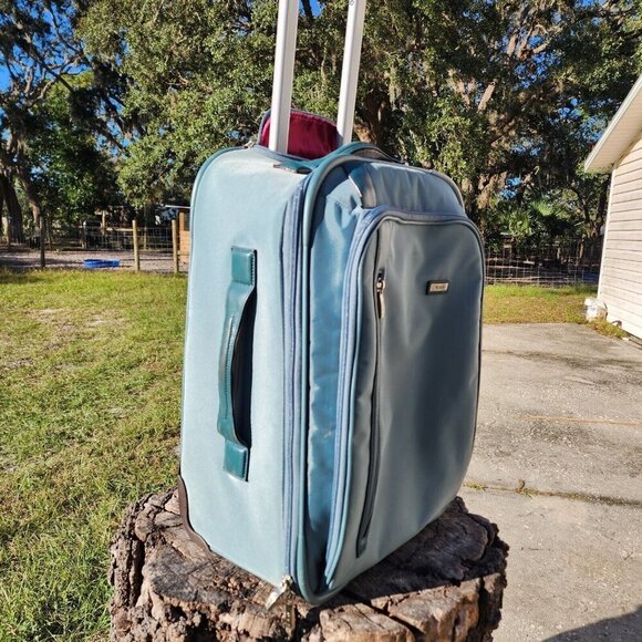 Tumi Vista Super Light Upright Carry On 20" Rolling Suitcase Teal Two Wheeled - Picture 8 of 16